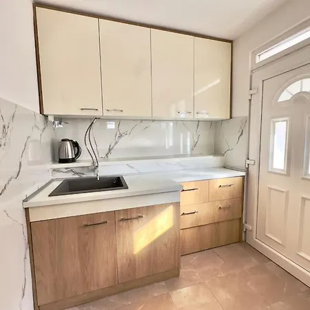 شقة Jg Sunny Balcony Skadar