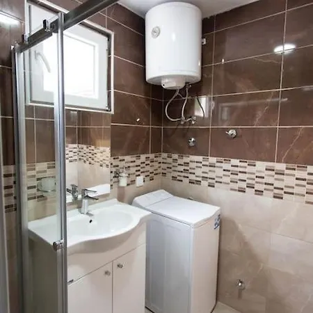 Jg Sunny Balcony Skadar بودغوريتْسا